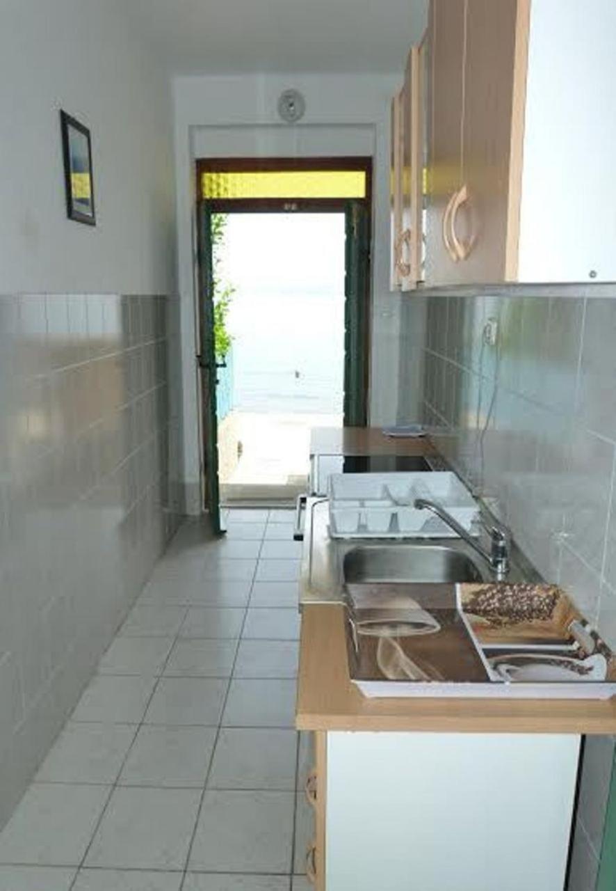 Holiday Home Villa Jadran - 10 M From Beach Preko Exterior foto